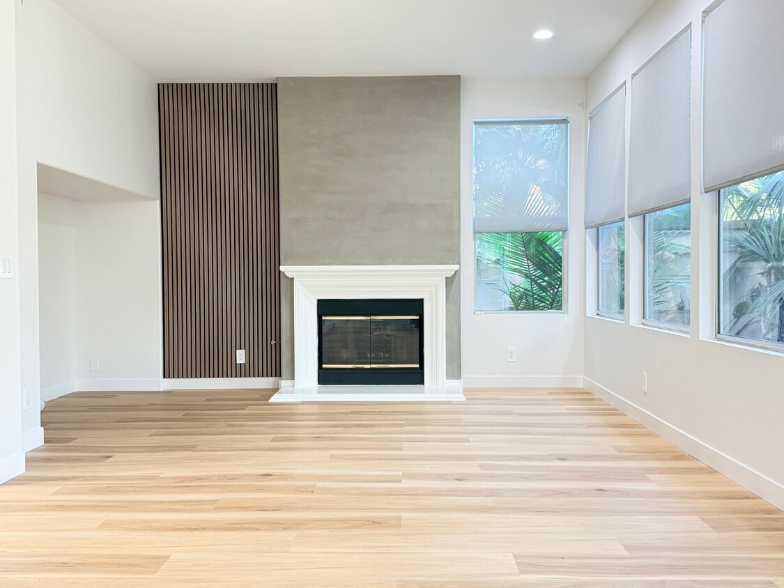 Building Photo - 8136 Constantine Dr