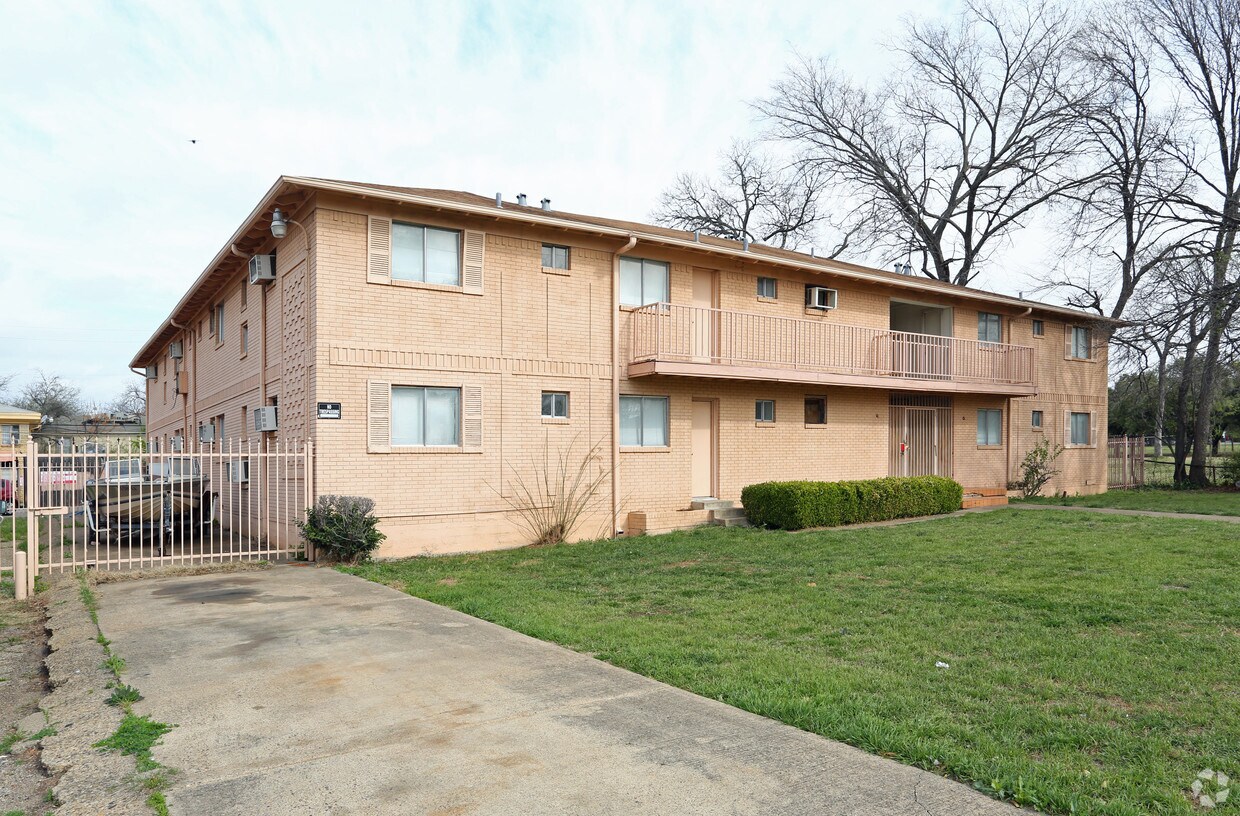 Ashwood Arms Apartments Dallas Tx Apartments Com