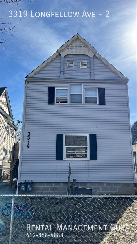 Primary Photo - Three Bedroom Duplex! Ready to Rent!