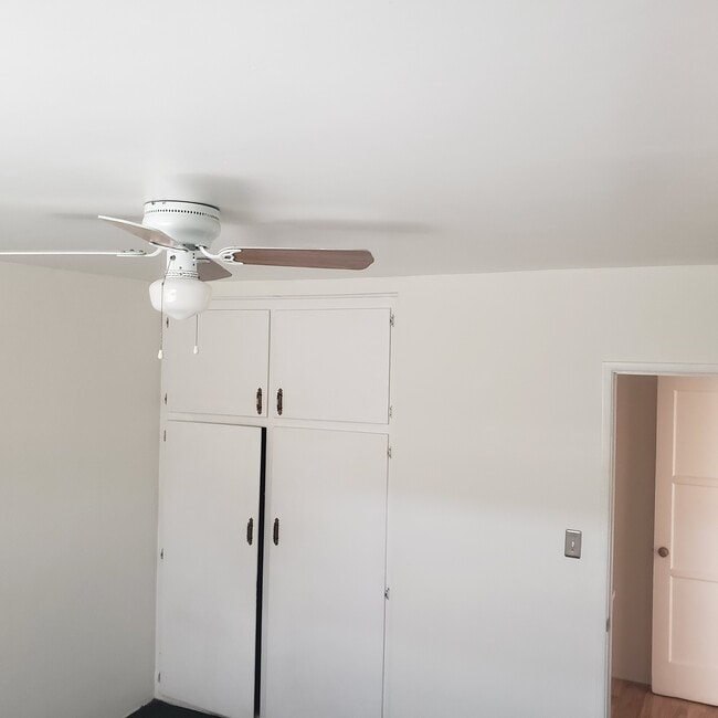 Building Photo - 328 Allen Ave