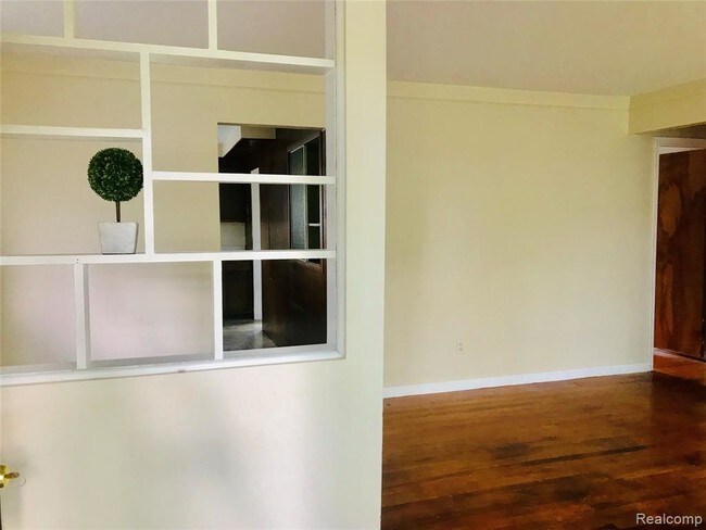 Building Photo - 26307 Clarita