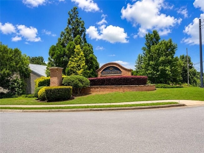 Building Photo - 437 Waterbury Way