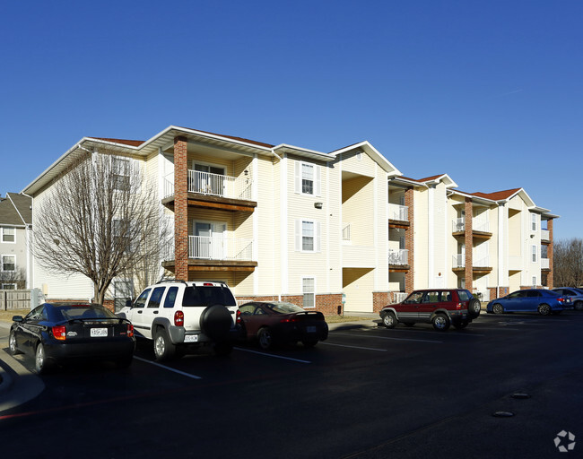 Foto del edificio - The Carlyle Apartment Homes