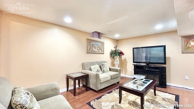 Building Photo - 5775 Invergordon Ln