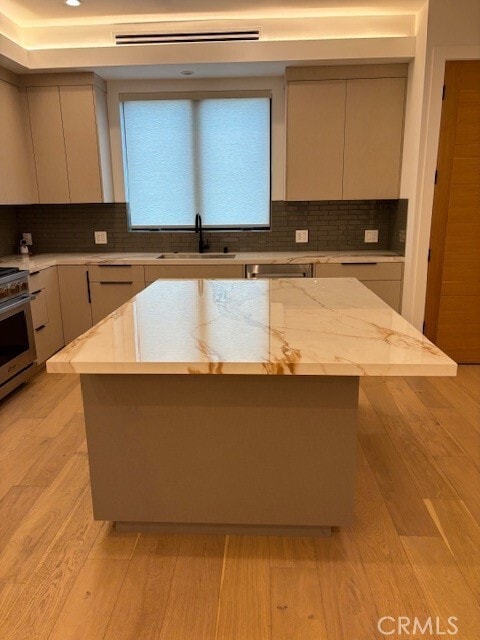 Foto del edificio - 14553 Benefit St