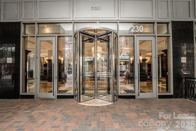 Foto del edificio - 230 S Tryon St