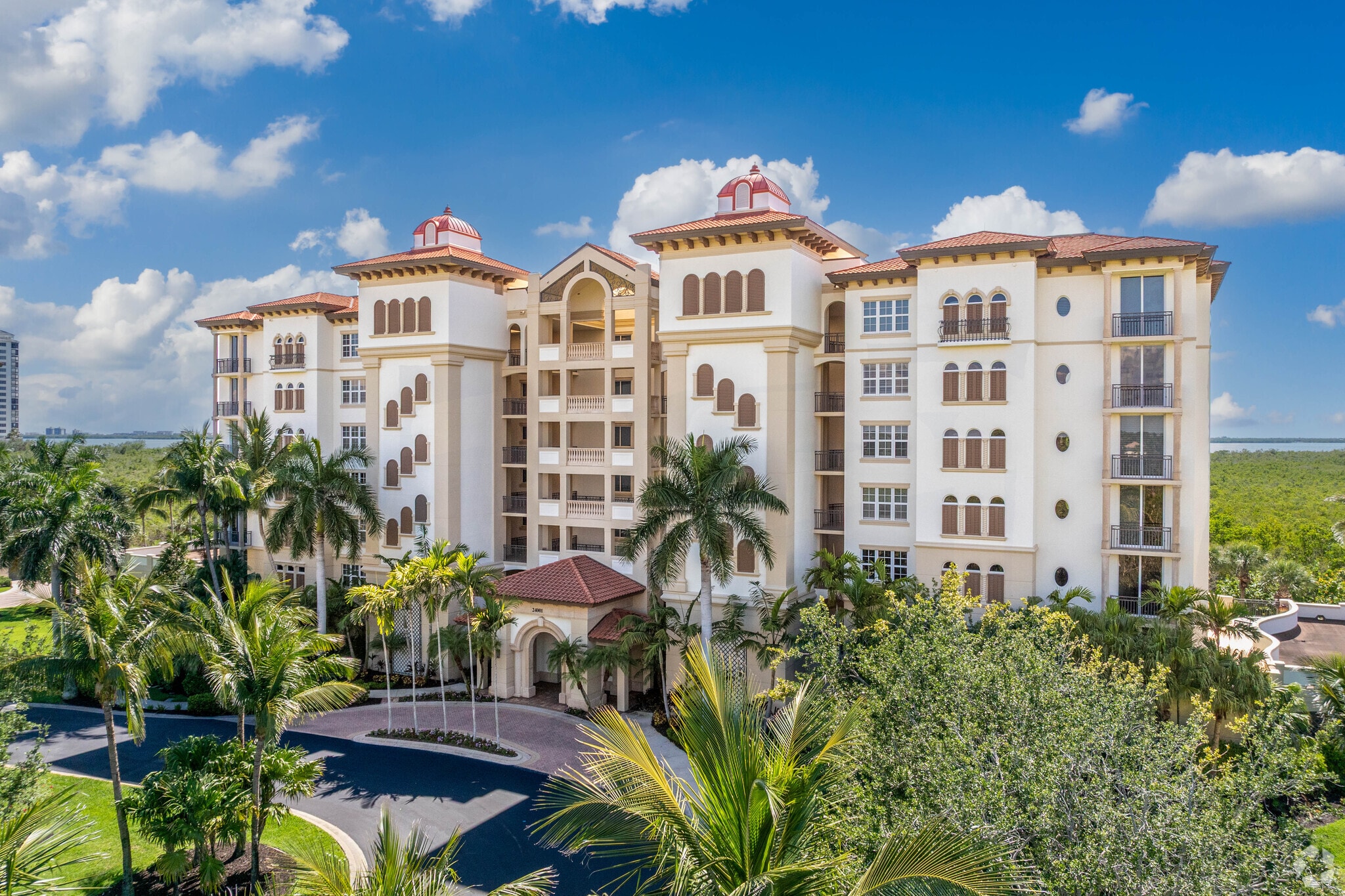 Castella at the Colony