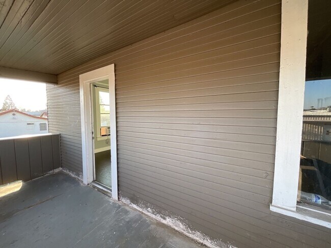 Building Photo - Merced St Fourplex