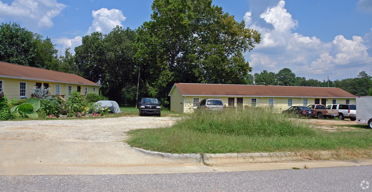 Primary Photo - 427-431 Tanner Dr