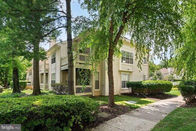 Building Photo - 5911 Barbados Pl