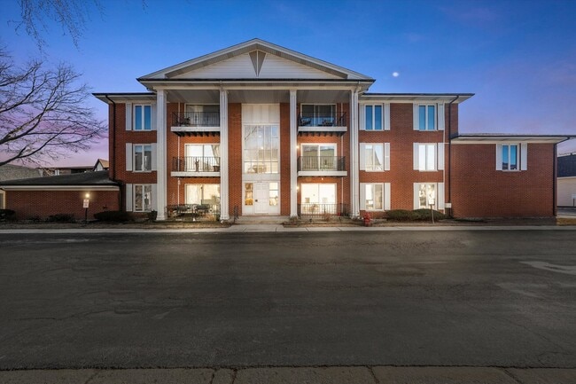 Building Photo - 5721 Circle Dr