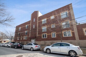 Building Photo - 5758 N California Ave