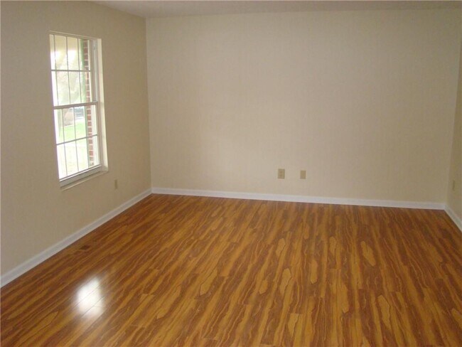 Building Photo - 14715 Shadow Lakes Dr E
