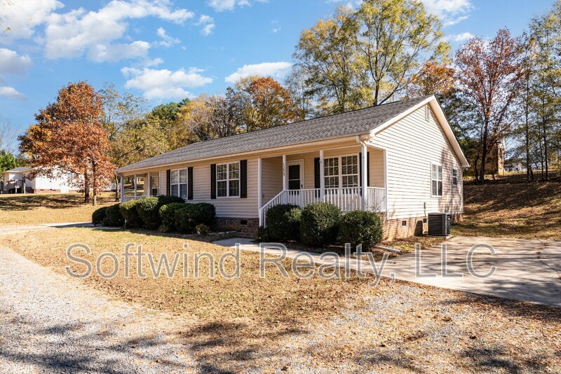 Primary Photo - 1235 Summer St