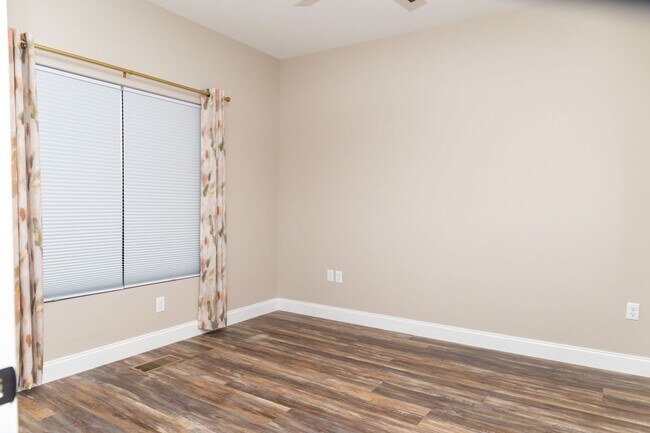 Foto del edificio - Condo Living 26 Hundred sq Ft!!