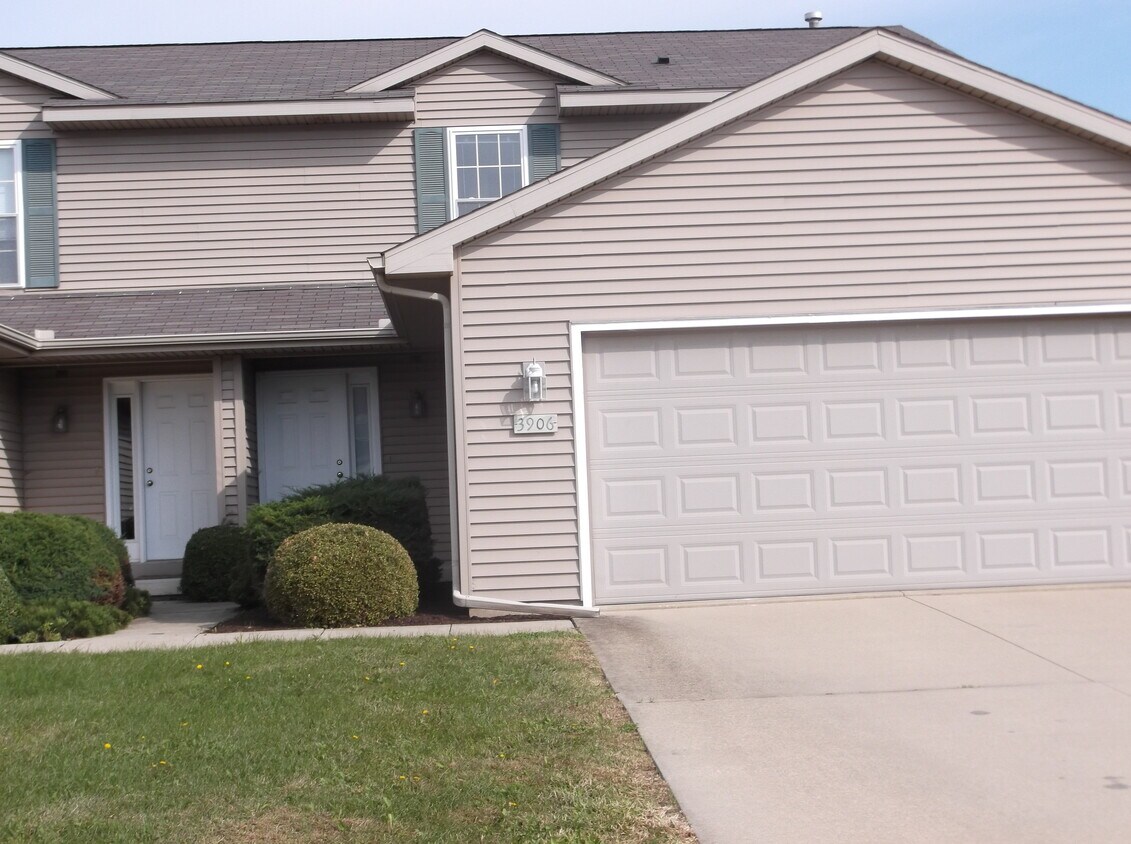 Primary Photo - 3912 Balmoral Dr