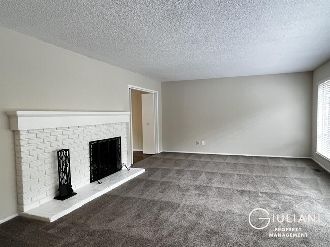 Building Photo - 99 Gregory Dr