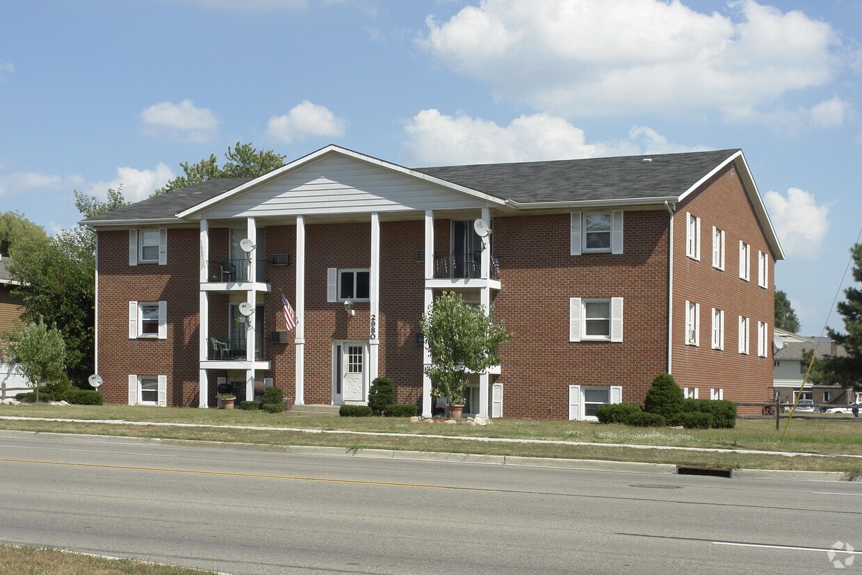 Executive Village Apartments in Wyoming, MI