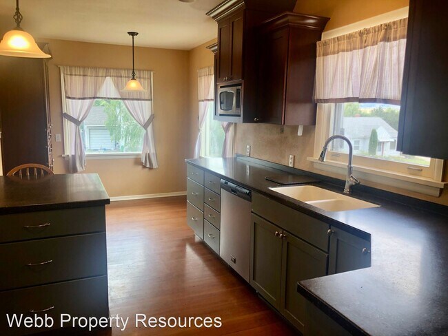 Foto del edificio - 3 br, 1 bath House - 621 NW 9th St.