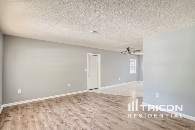 Foto del edificio - 3415 W Bay Ave