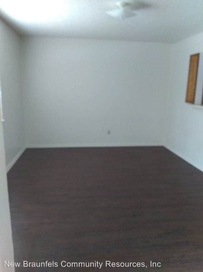 Building Photo - 310 Castlewood Dr