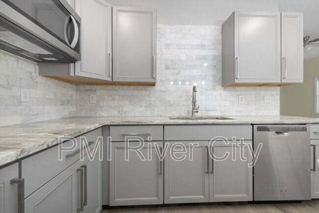 Foto del edificio - 10643 Rutgers Rd