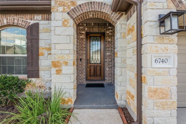 Foto del edificio - 6740 Brindisi Pl