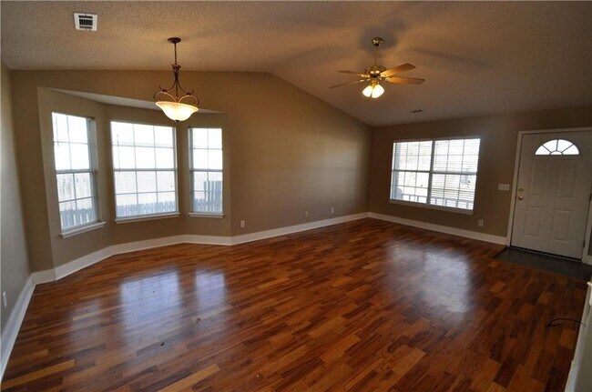 Foto del edificio - 1655 Timbercrest Ave