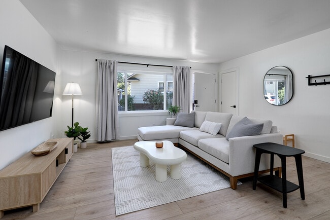 Building Photo - 11380 SW Greenburg Rd