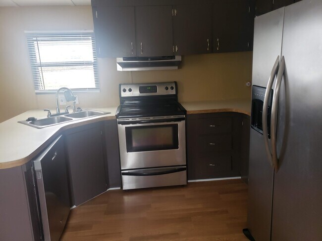 Building Photo - 5424 Locust Hill Rd