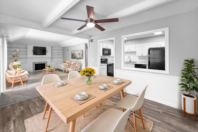 Dining Area - Georgetown Apartments