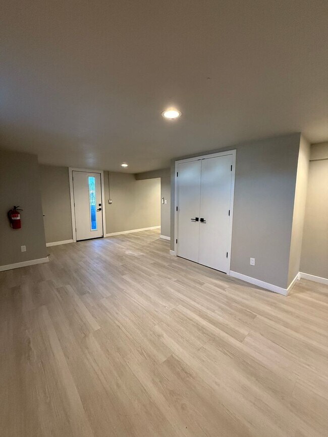 Foto del edificio - 943 S Wells Ave