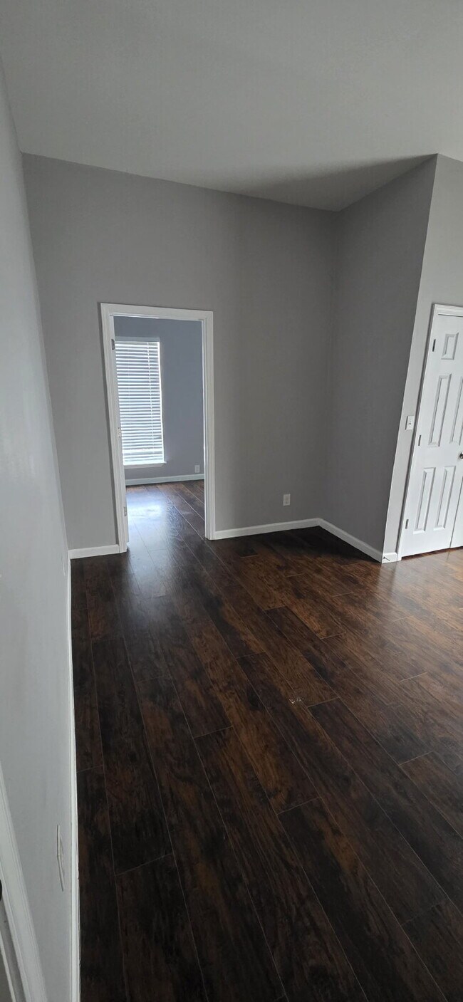Building Photo - 228 Lotus Ave
