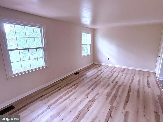 Building Photo - 3334 Tidewater Ct