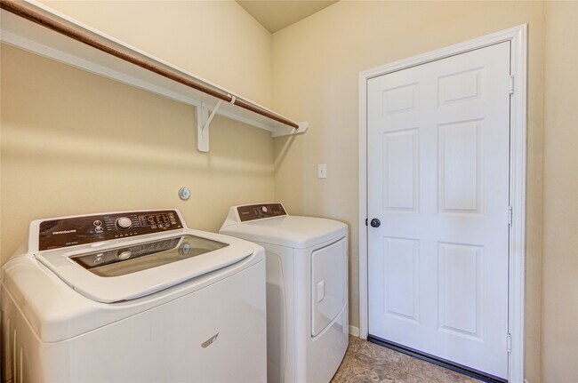 Building Photo - 23022 Silver Linden Ct