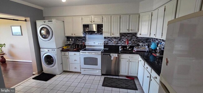 Foto del edificio - 3709 S George Mason Dr