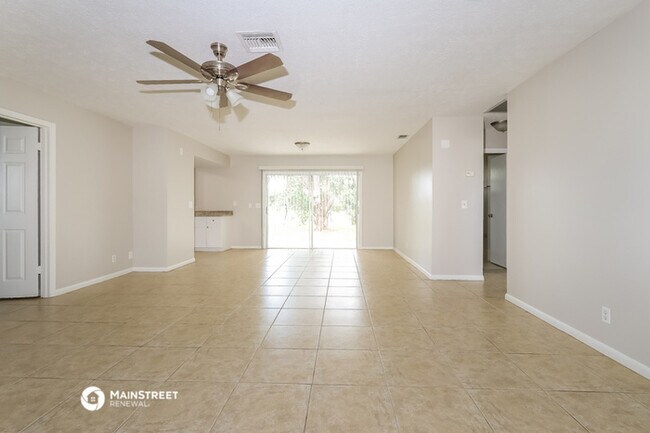 Foto del edificio - 890 SW Dalton Ave