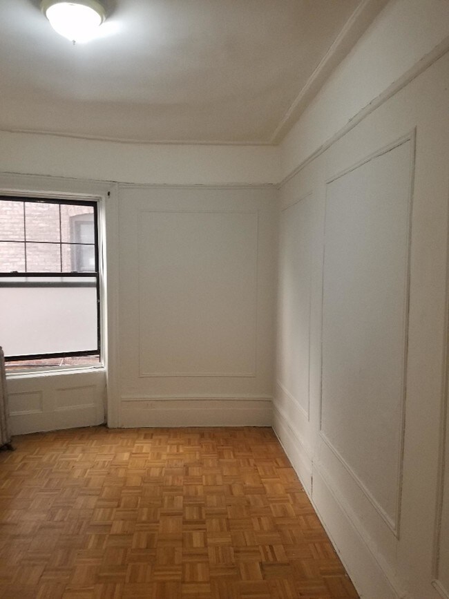 Building Photo - 3117 Broadway