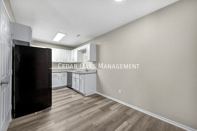 Building Photo - 4346 W Thrasher-