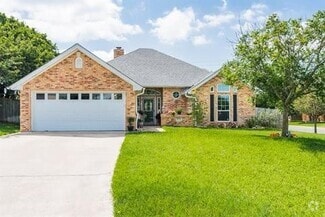 Building Photo - 676 Maplewood Dr