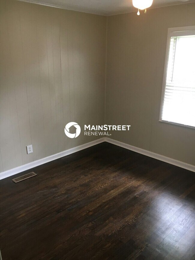 Foto del edificio - 3 Bedroom Pet-Friendly Home in Bessemer, A...