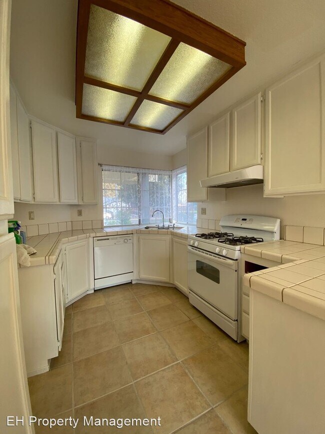 Building Photo - 3 br, 2 bath House - 8184 Pictor Ct