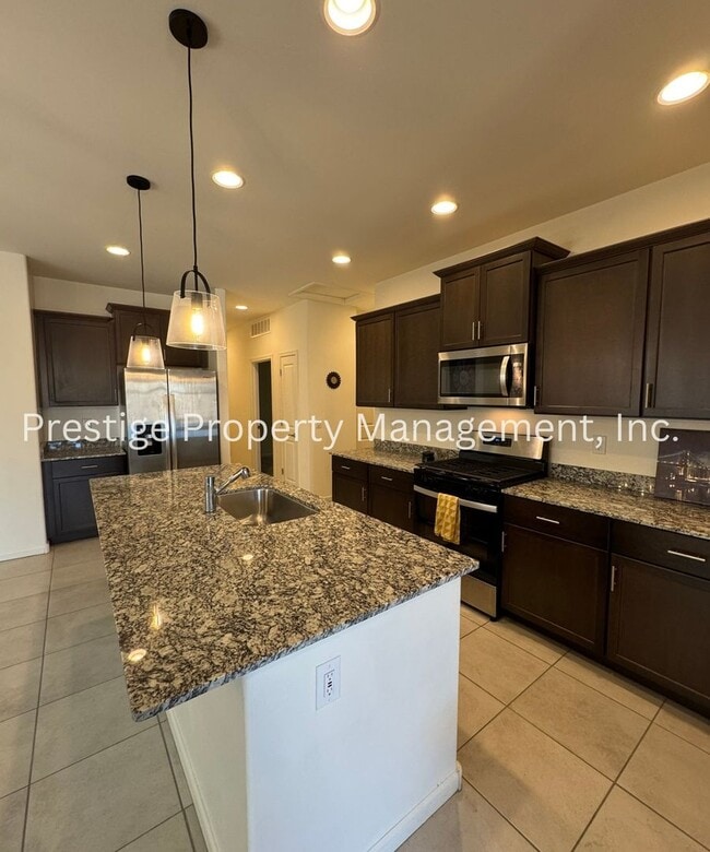 Building Photo - 3/2 Lovely Southwest Home With an Open Layout