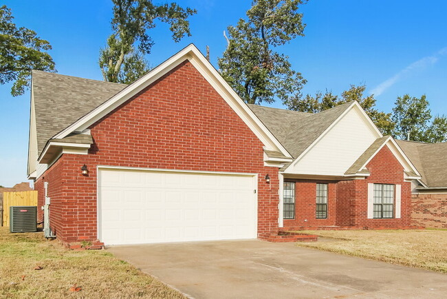 Building Photo - 3549 Earlynn Dr