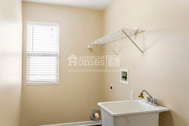 Building Photo - 3188 Summitrun Drive