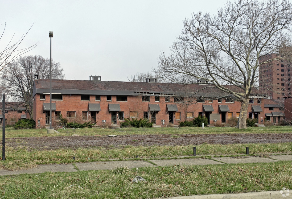 Primary Photo - 2661 Saint Antoine St