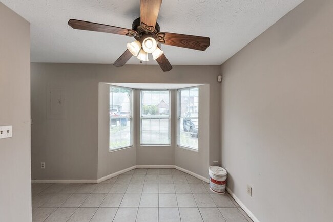 Building Photo - 8541 Westchester Dr