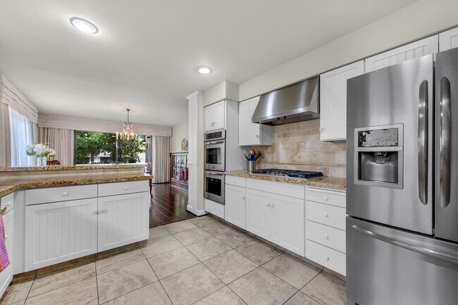 Foto del edificio - 4953 Lakeridge Terrace W