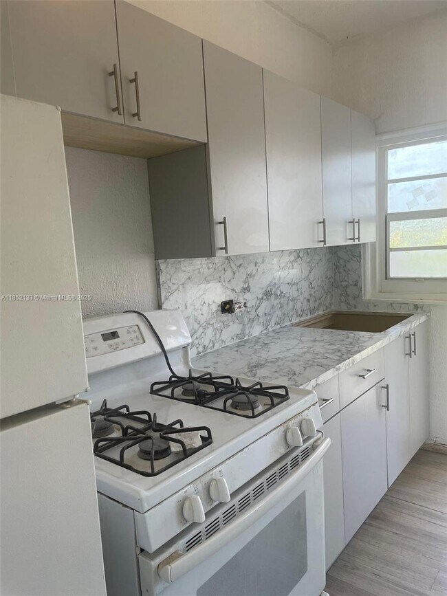 Foto del edificio - 1330 SW 6th St