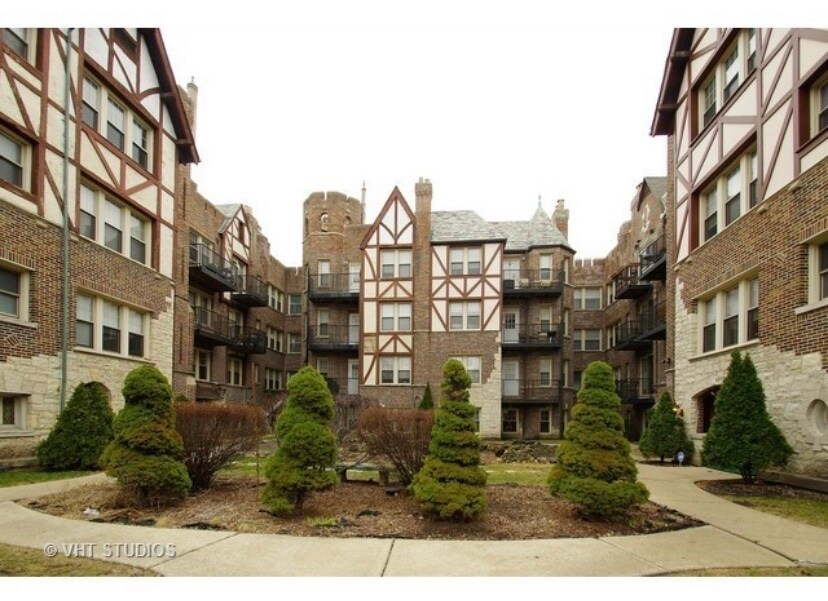 Primary Photo - 5715 N Kimball Ave